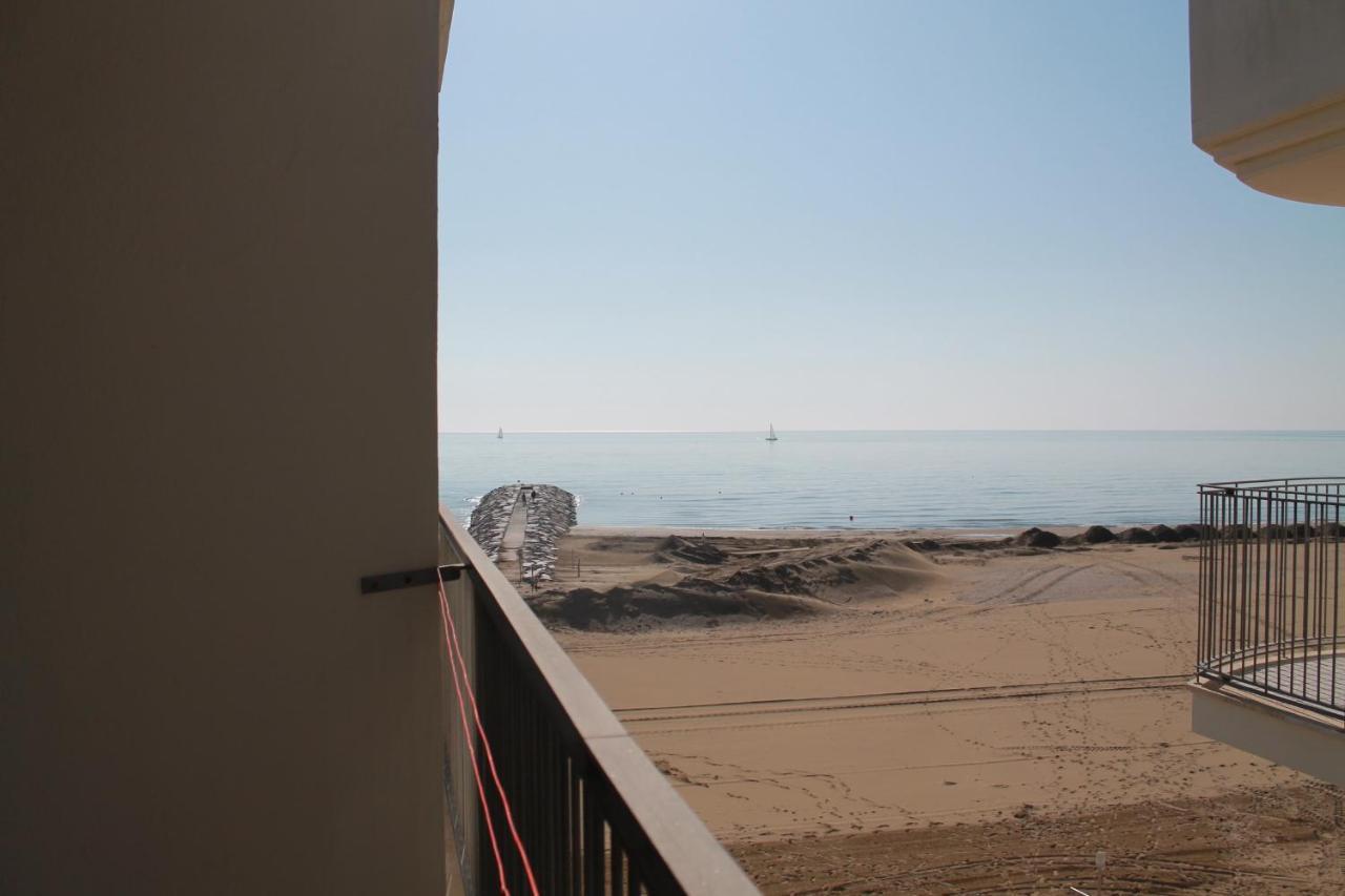 Hotel Vienna Caorle Esterno foto