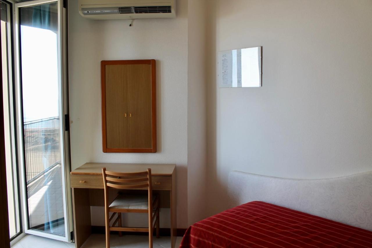 Hotel Vienna Caorle Esterno foto