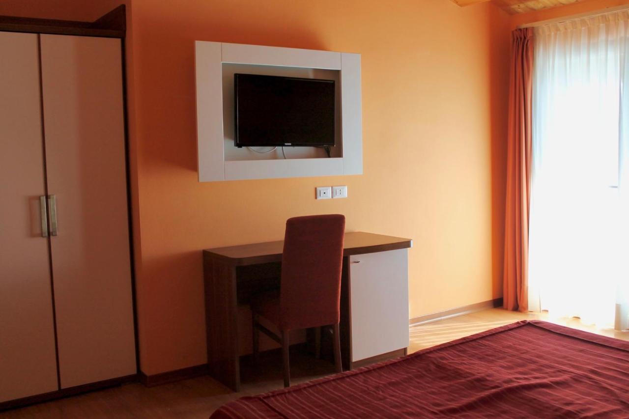 Hotel Vienna Caorle Esterno foto