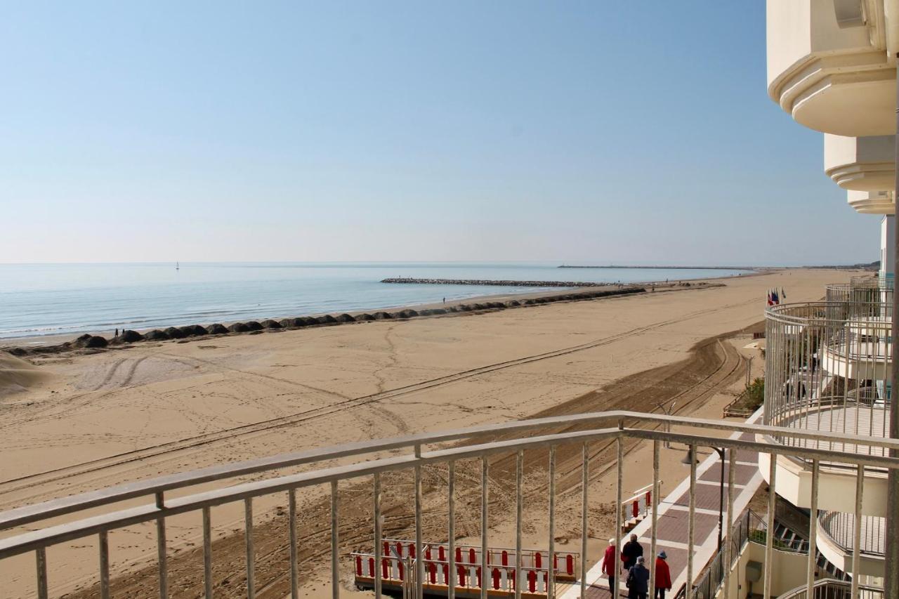 Hotel Vienna Caorle Esterno foto