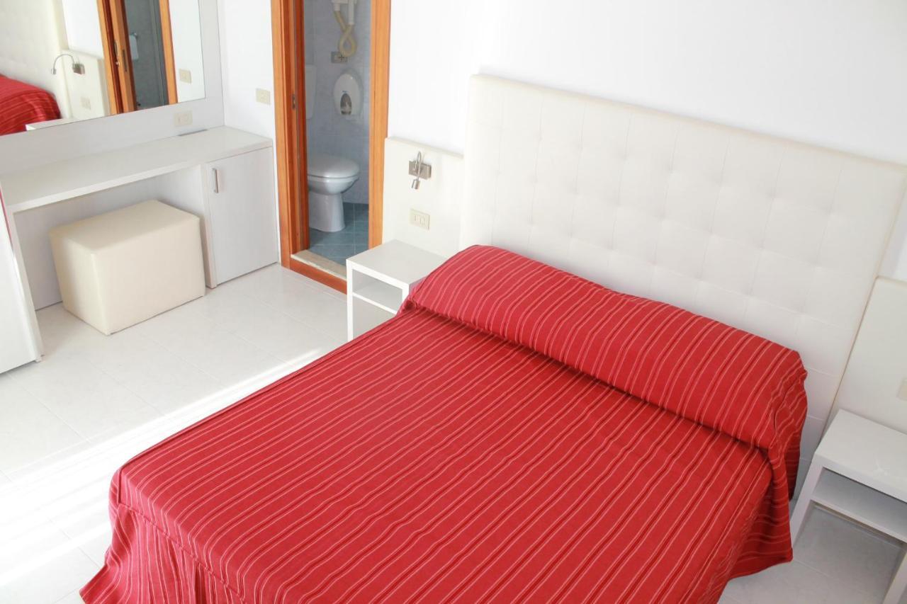 Hotel Vienna Caorle Esterno foto