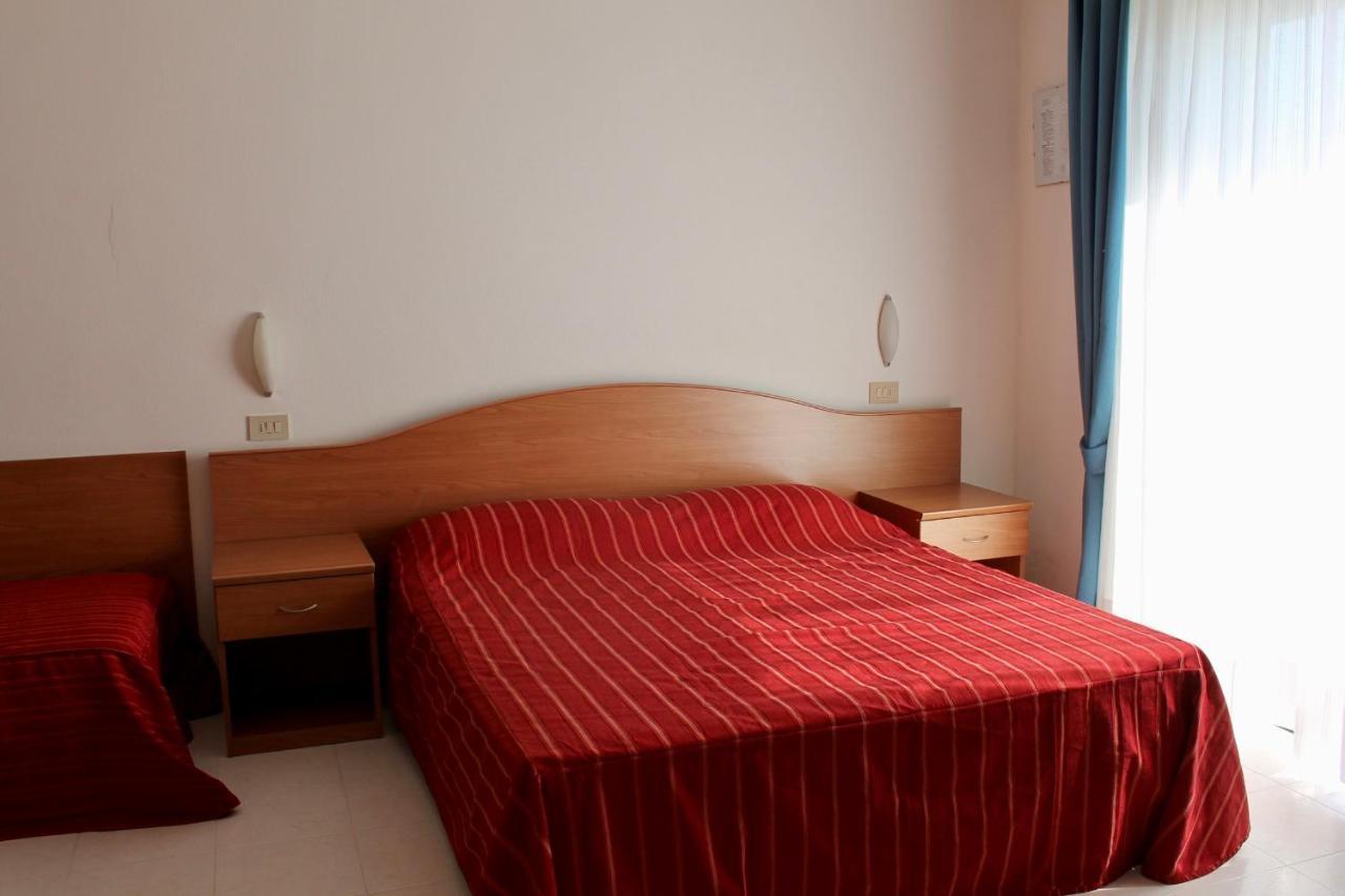 Hotel Vienna Caorle Esterno foto