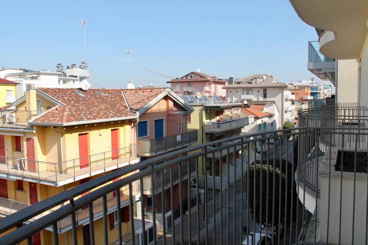 Hotel Vienna Caorle Esterno foto