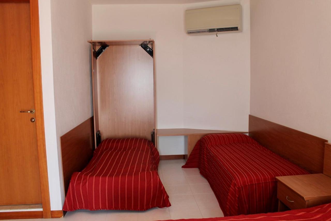 Hotel Vienna Caorle Esterno foto