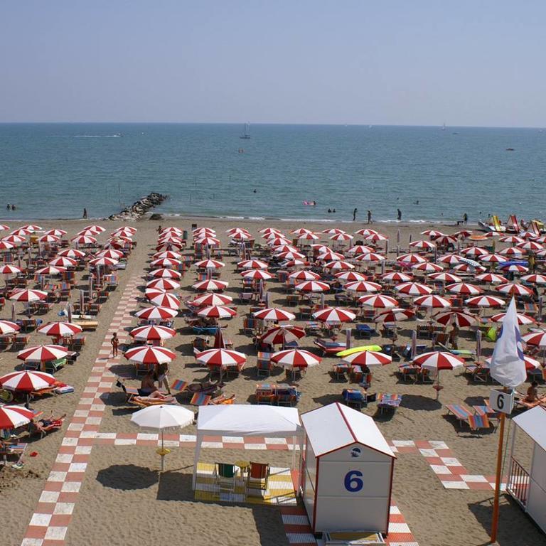 Hotel Vienna Caorle Esterno foto