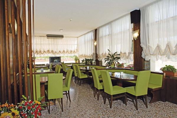 Hotel Vienna Caorle Esterno foto