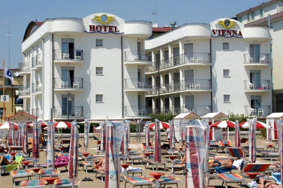 Hotel Vienna Caorle Esterno foto