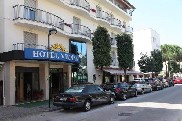 Hotel Vienna Caorle Esterno foto