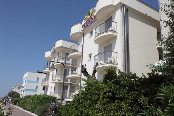 Hotel Vienna Caorle Esterno foto