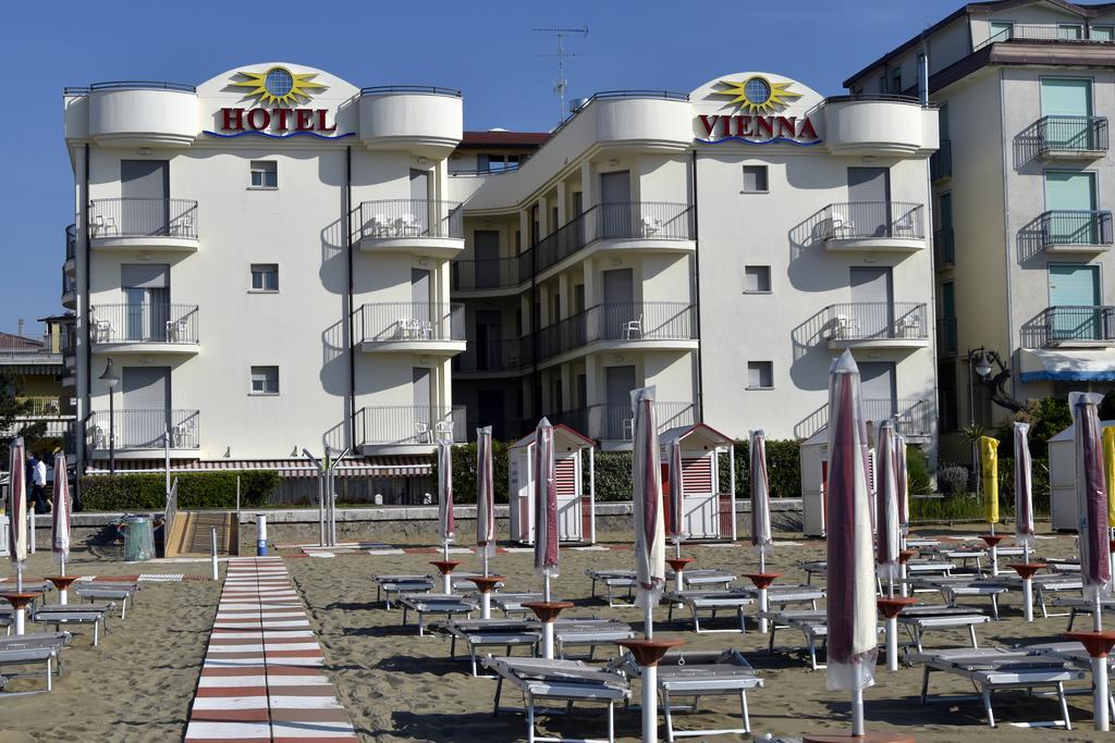 Hotel Vienna Caorle Esterno foto