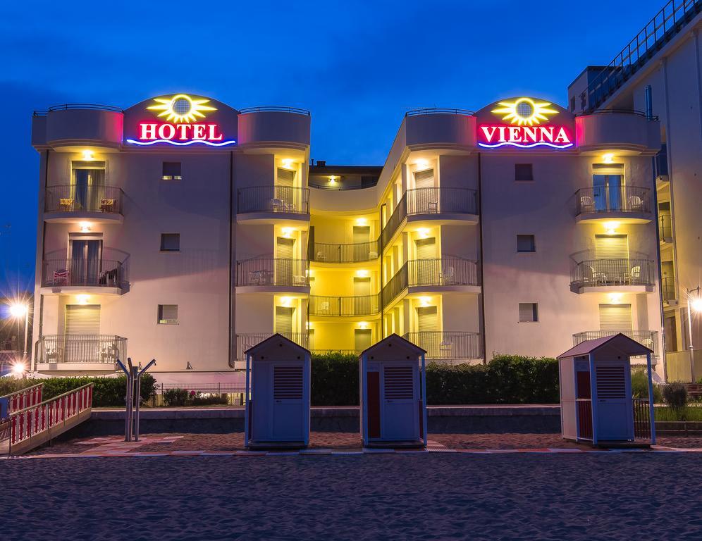 Hotel Vienna Caorle Esterno foto