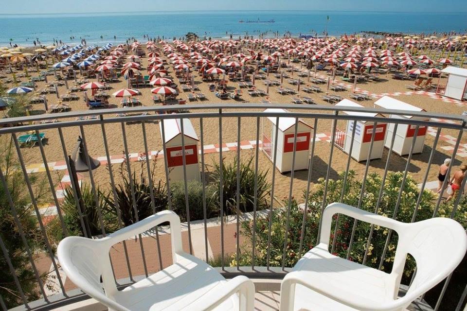 Hotel Vienna Caorle Esterno foto